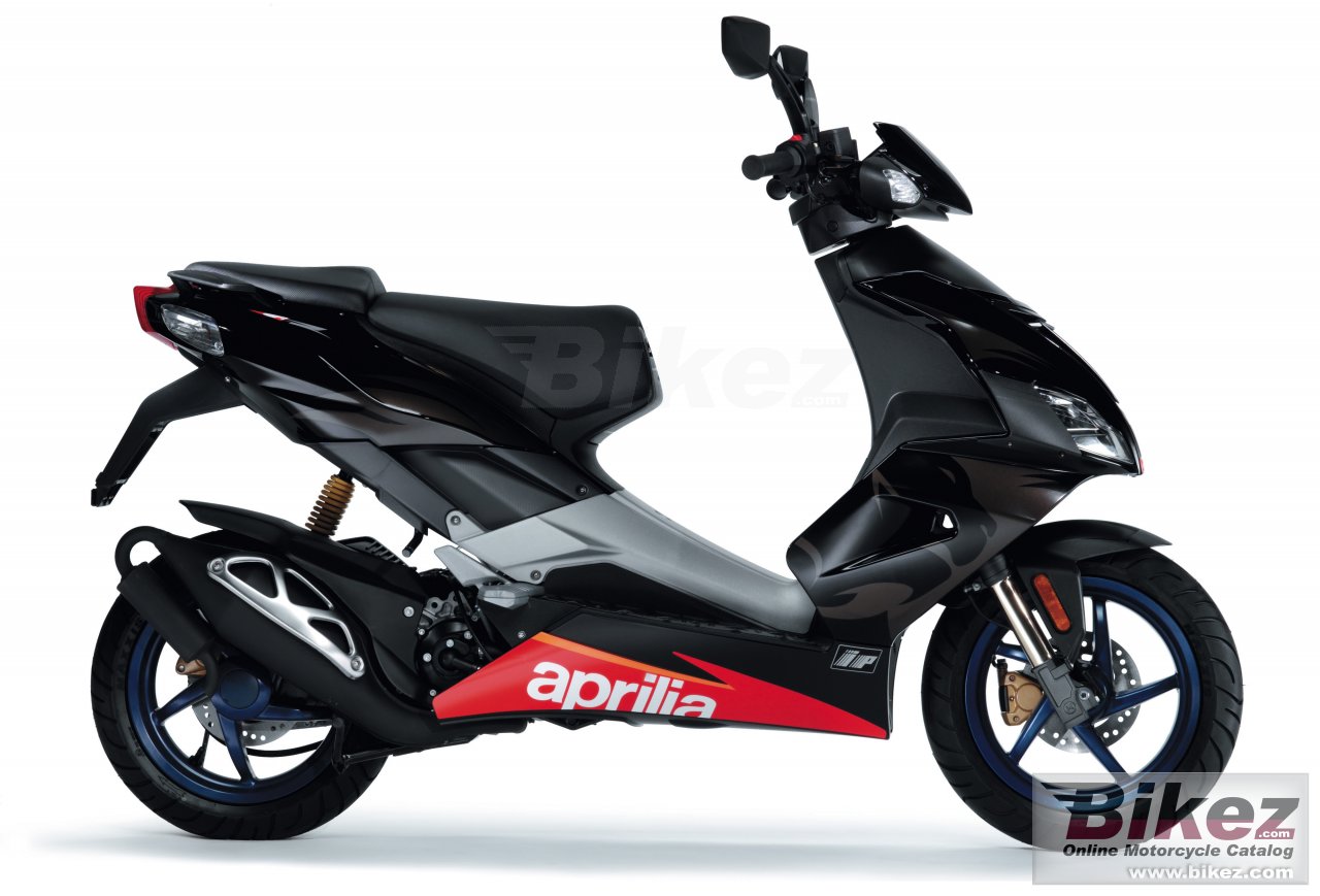Big Aprilia sr 50 r picture and wallpaper from Bikez.com